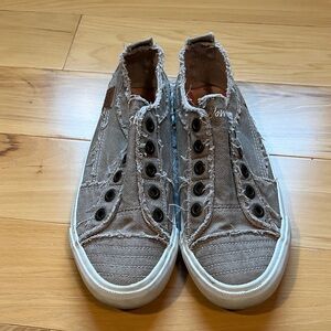 Blowfish Women's Frayed Tan Sneakers